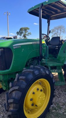 TRATOR AGRÍCOLA JD5055E