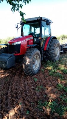 Trator Agrícola MF6713