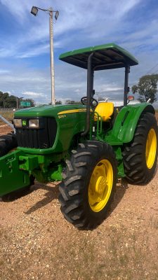 TRATOR AGRÍCOLA JD5075E