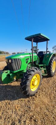 Trator Agrícola JD5090E