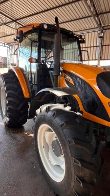 TRATOR AGRÍCOLA A114