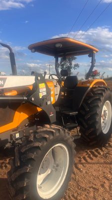 Trator agrícola Valtra A750