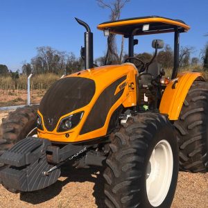 TRATOR AGRÍCOLA VALTRA A104