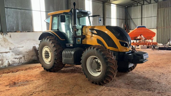 TRATOR AGRÍCOLA VALTRA BH194