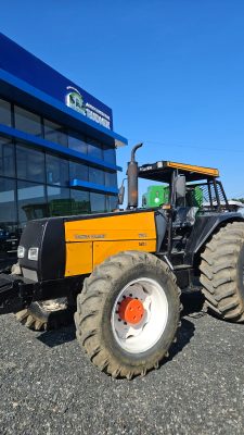 TRATOR AGRÍCOLA VALTRA1780S
