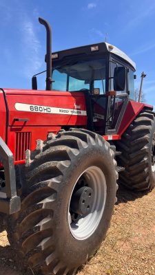 TRATOR AGRÍCOLA MF680HD