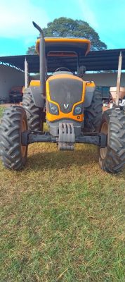 TRATOR AGRÍCOLA VALTRA A850