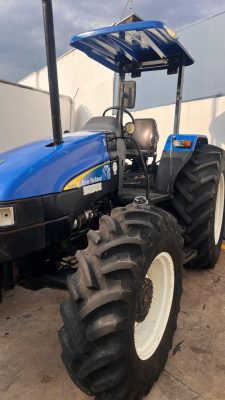 TRATOR AGRÍCOLA TL85E