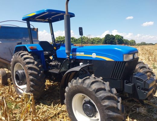 TRATOR AGRÍCOLA NH7630