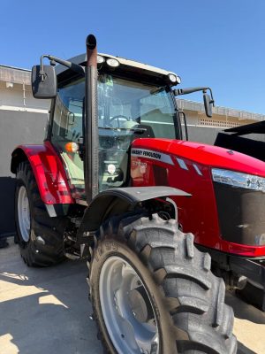 TRATOR AGRÍCOLA 6713R