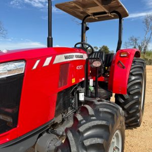 TRATOR AGRÍCOLA MF4307