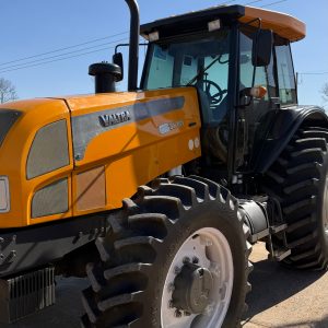 TRATOR AGRÍCOLA BH145