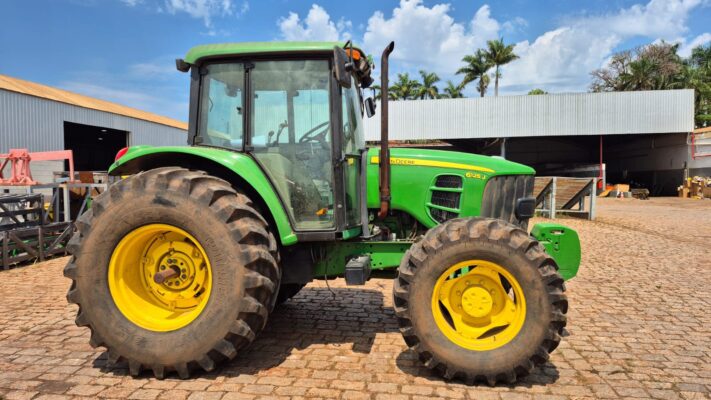 TRATOR AGRÍCOLA JD6125J