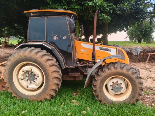 TRATOR AGRÍCOLA VALTRA A850